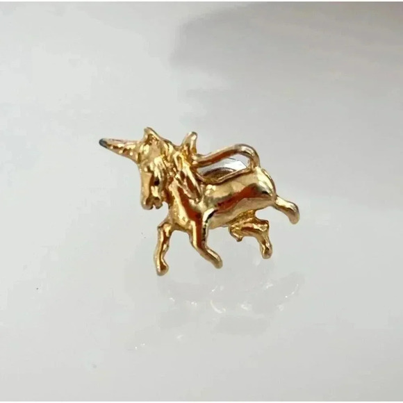 Vintage Gold Colored Dainty Unicorn Brooch Pin - Picture 1 of 8